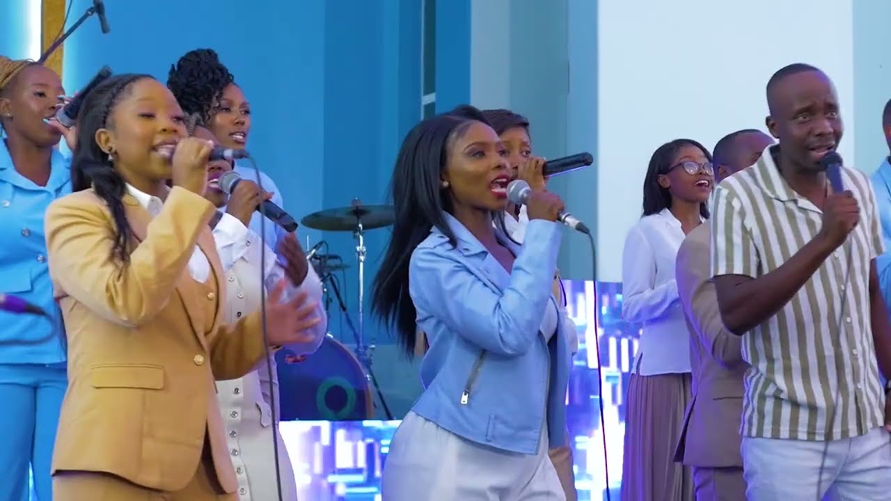 Haleluyah Mdumiseni(Siwabonile Amandla Akho) Feat Ntombikayise Magadhlela