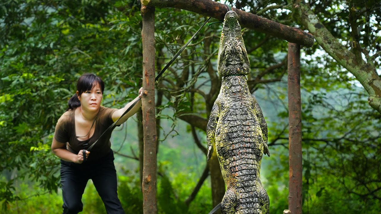 At Midnight, a Crocodile Attacked the Farm - Angry and Determined to Hunt for Crocodiles