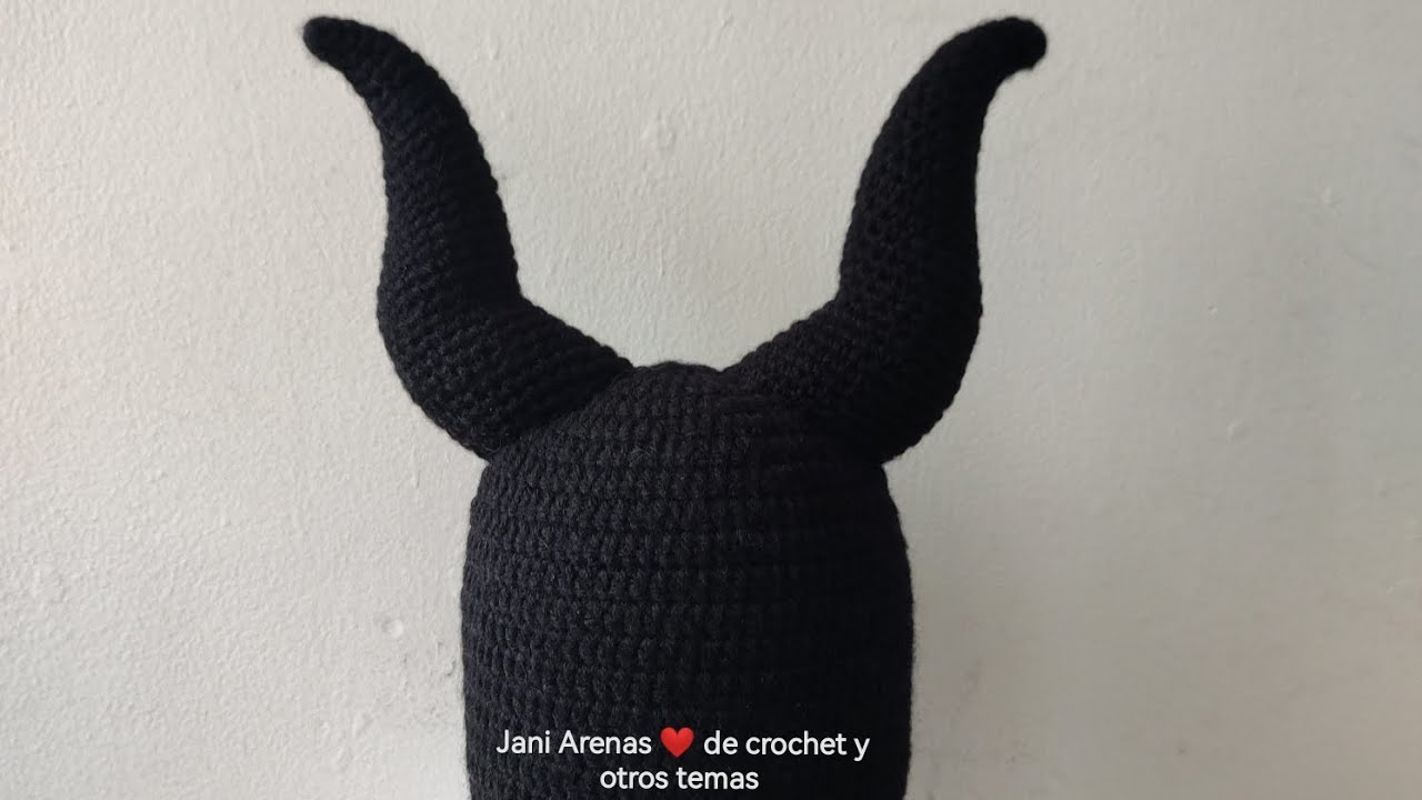 Gorro de Maléfica #crochet #gorrotejido #janiarenas #halloween #gorros