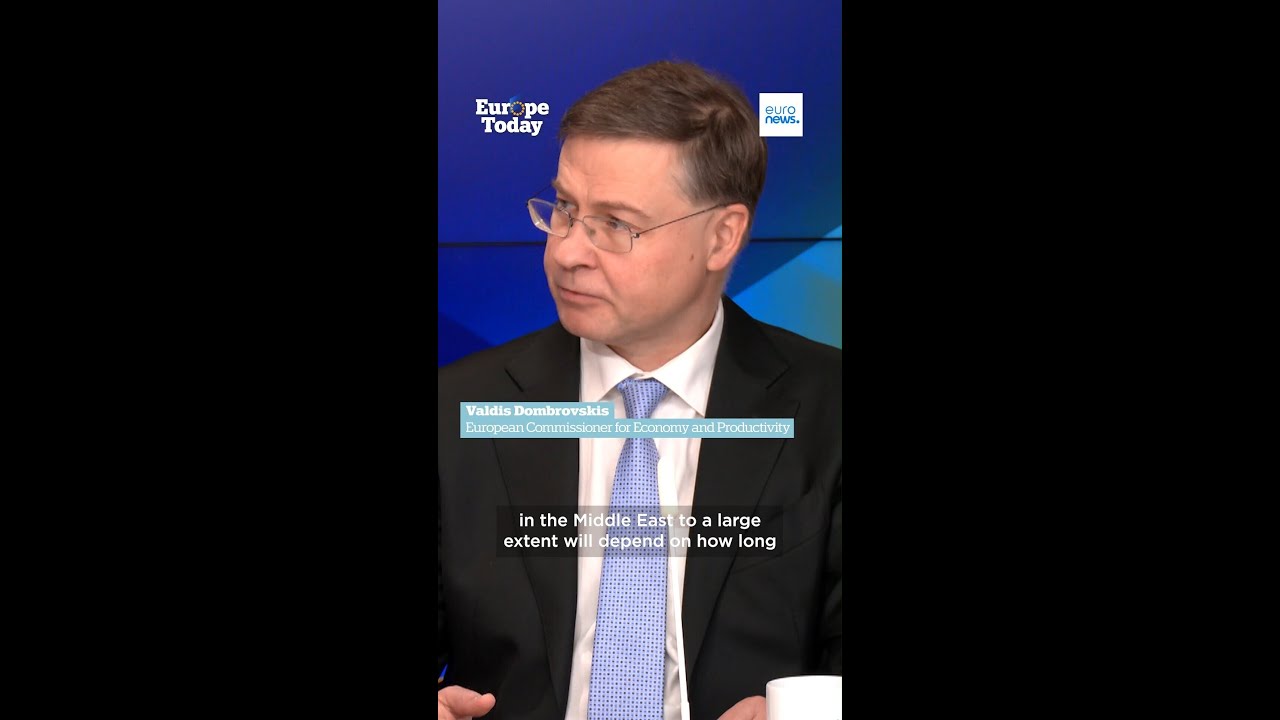 Европе грозит &laquo;стагфляционный шок&raquo;, заявил комиссар ЕС по экономике.