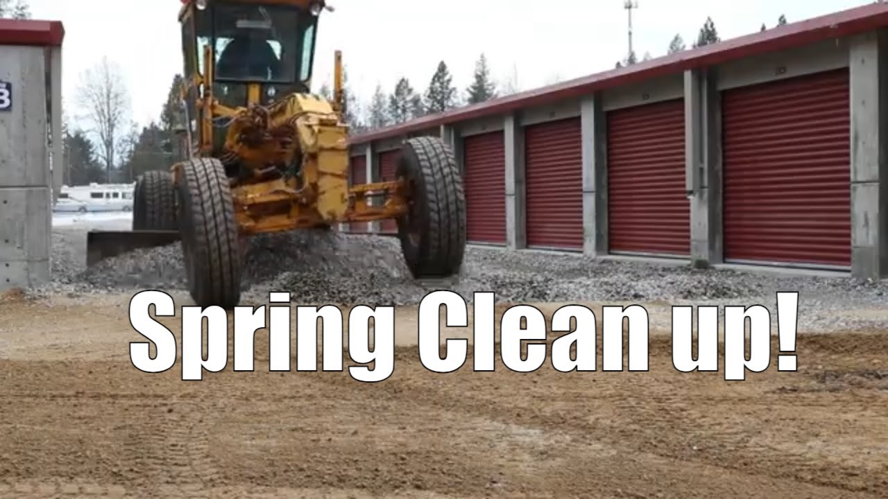 The Road Flooded - How to repair a washed-out Road with a Grader