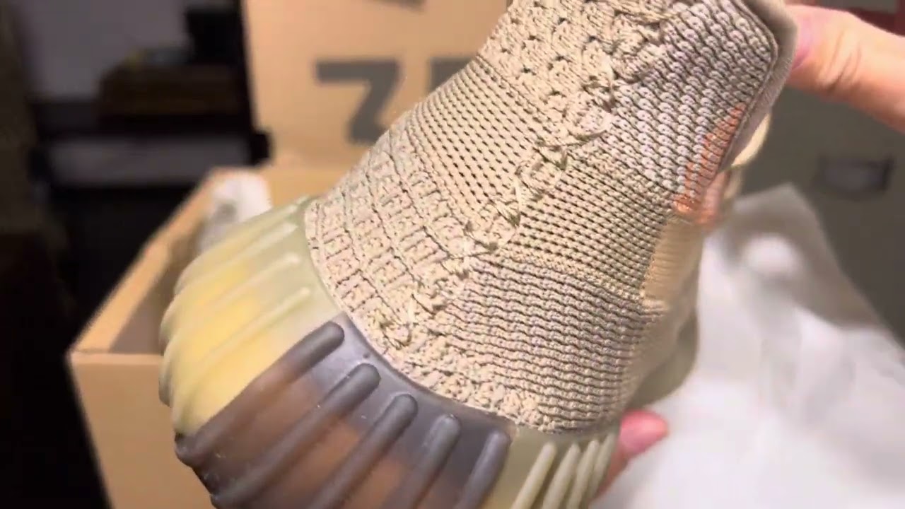 Распаковка Adidas Yeezy Boost 350 v2 Sand  Taupe Оригинал или фейк Original or fake. Unboxing 350 v2