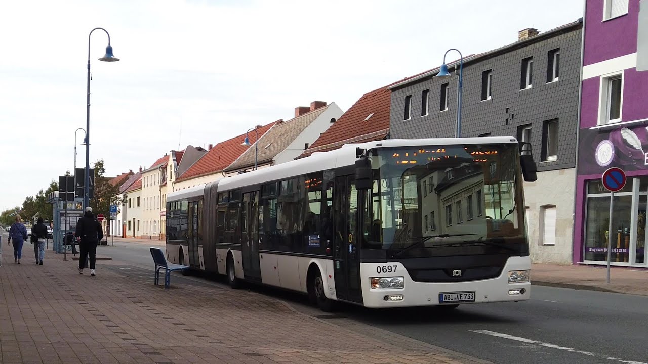 Busverkehr in Bitterfeld: was man anderswo nicht so häufig sieht: SOR-Gelenkbus und mehr