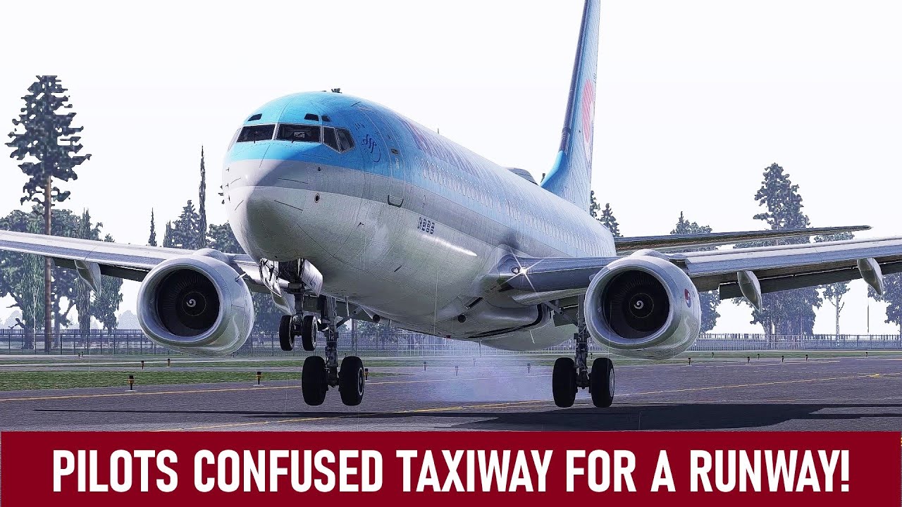 Boeing 737 Lands on a Taxiway at Japan's Akita Airport - Korean Air Flight 769