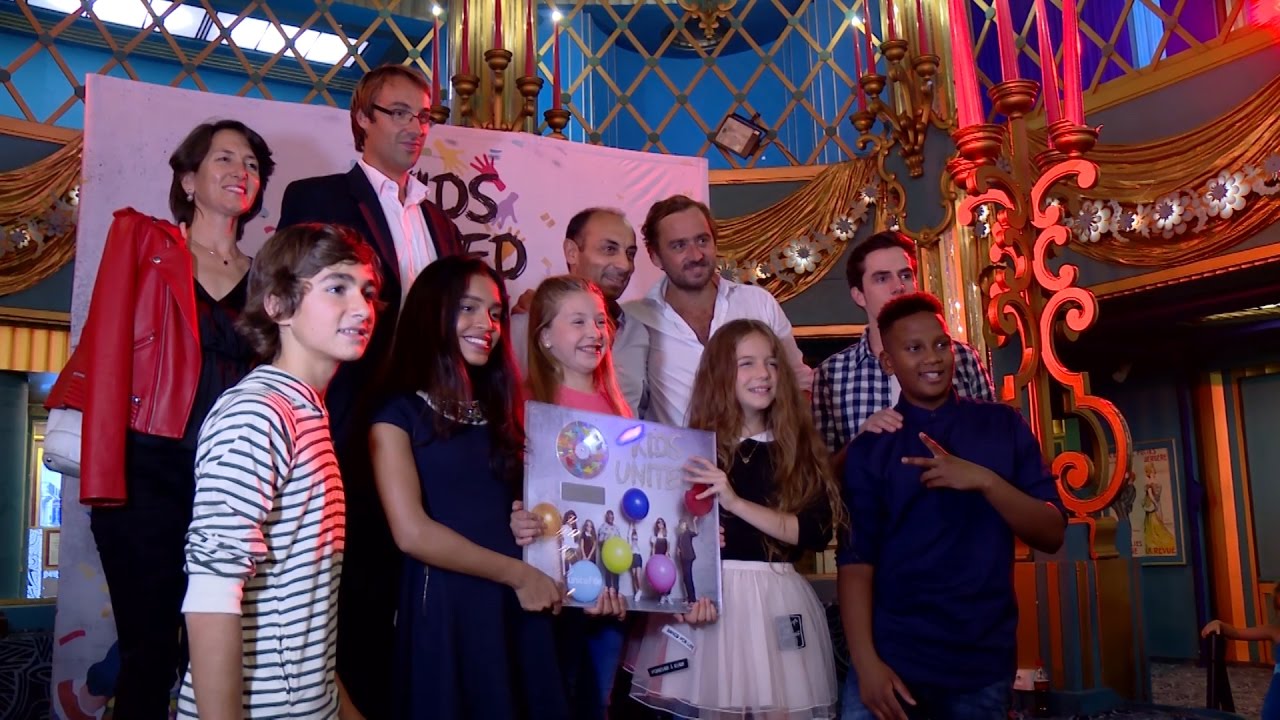 Erza et les Kids United aux Folies Bergère