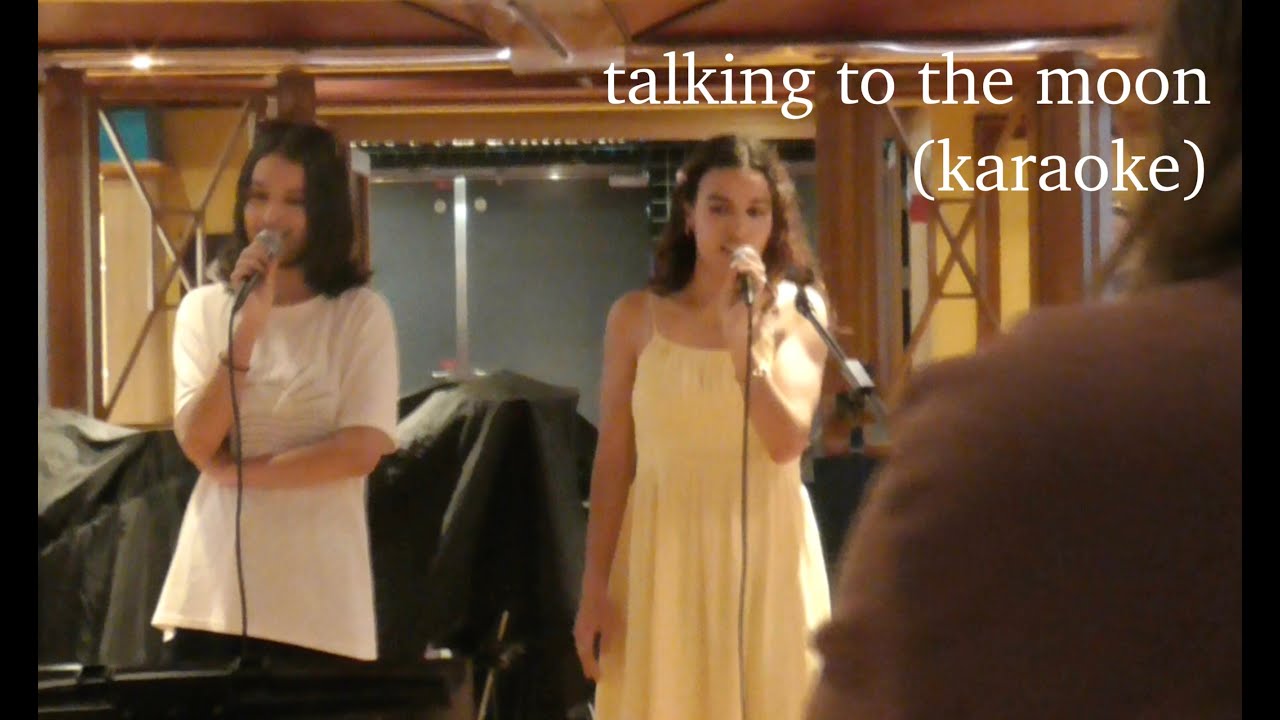 talking to the moon karaoke lol 🎤