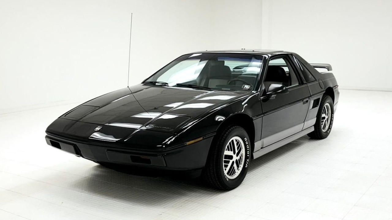 Pontiac Fiero - pięć lat walki inżynier&oacute;w z własnymi szefami!
