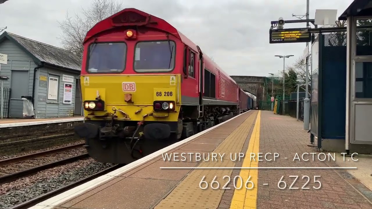 Trains at Bedwyn - 04/02/23