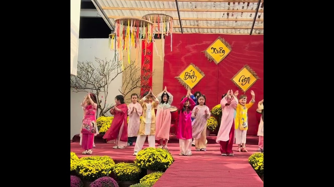 Tết nhà mình - Nhím