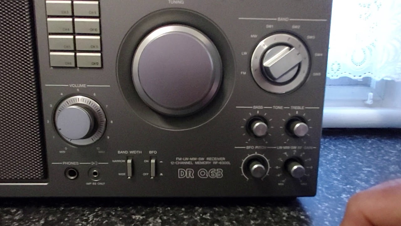 A look at a rare shortwave radio