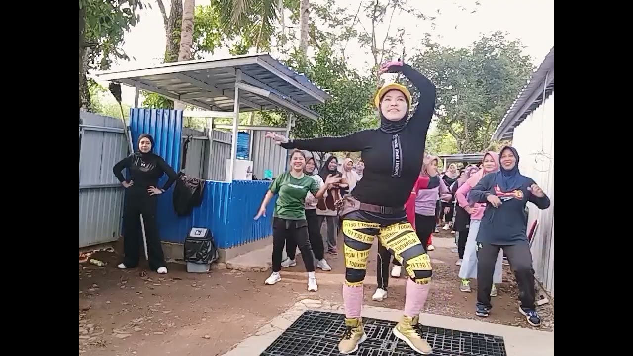 Senam kreasi sisiteru  koreo by NIKO SQUAD well ✌️