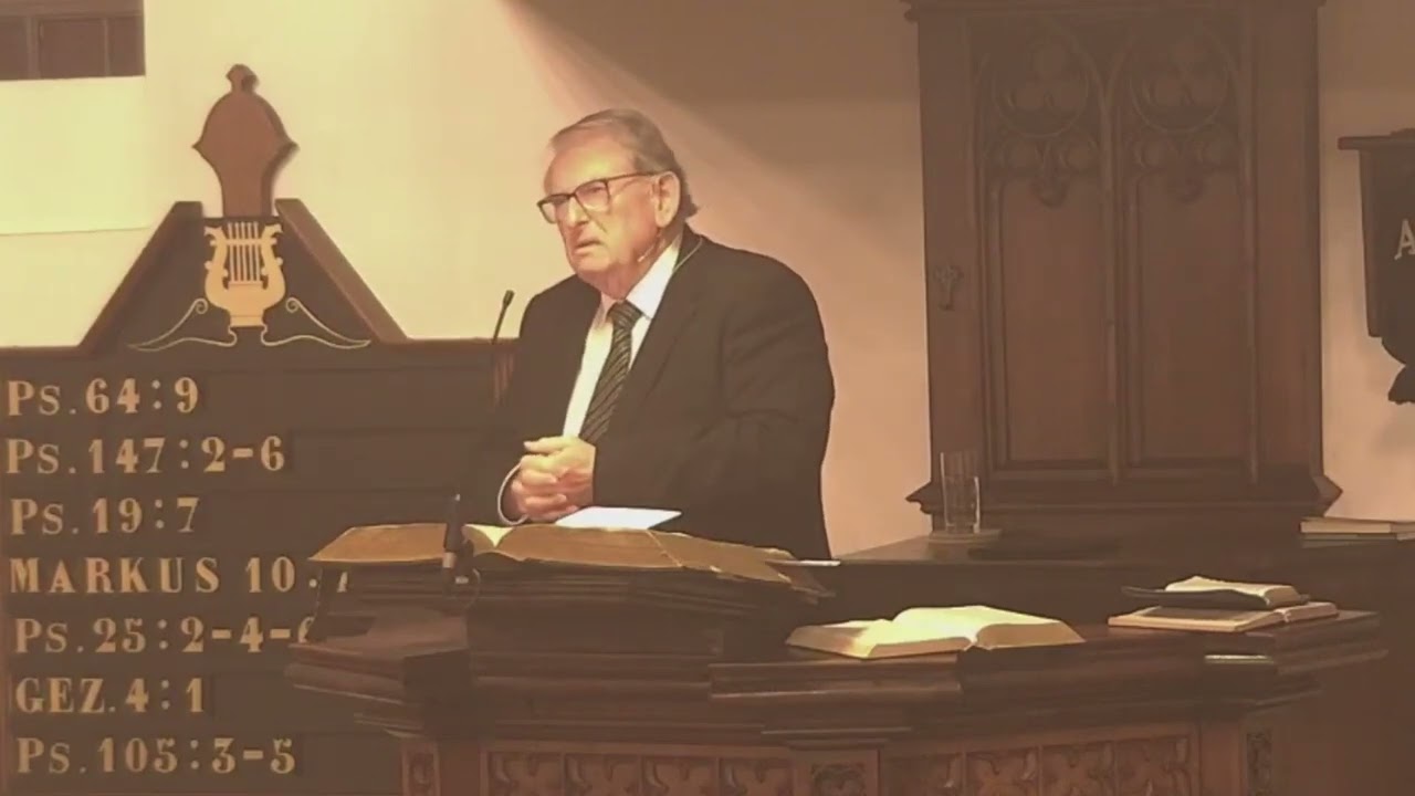 Je ziet hoe de kerk langzamerhand steeds meer verbrokkeld raakt. Wij hebben het in 2004 zelf gezien.