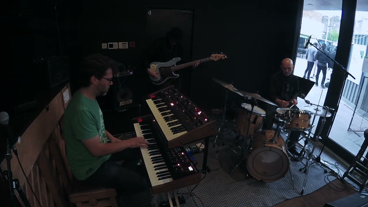 Tom Cawley, Daisy George, Seb Rochford live at the Vortex - 1st Set