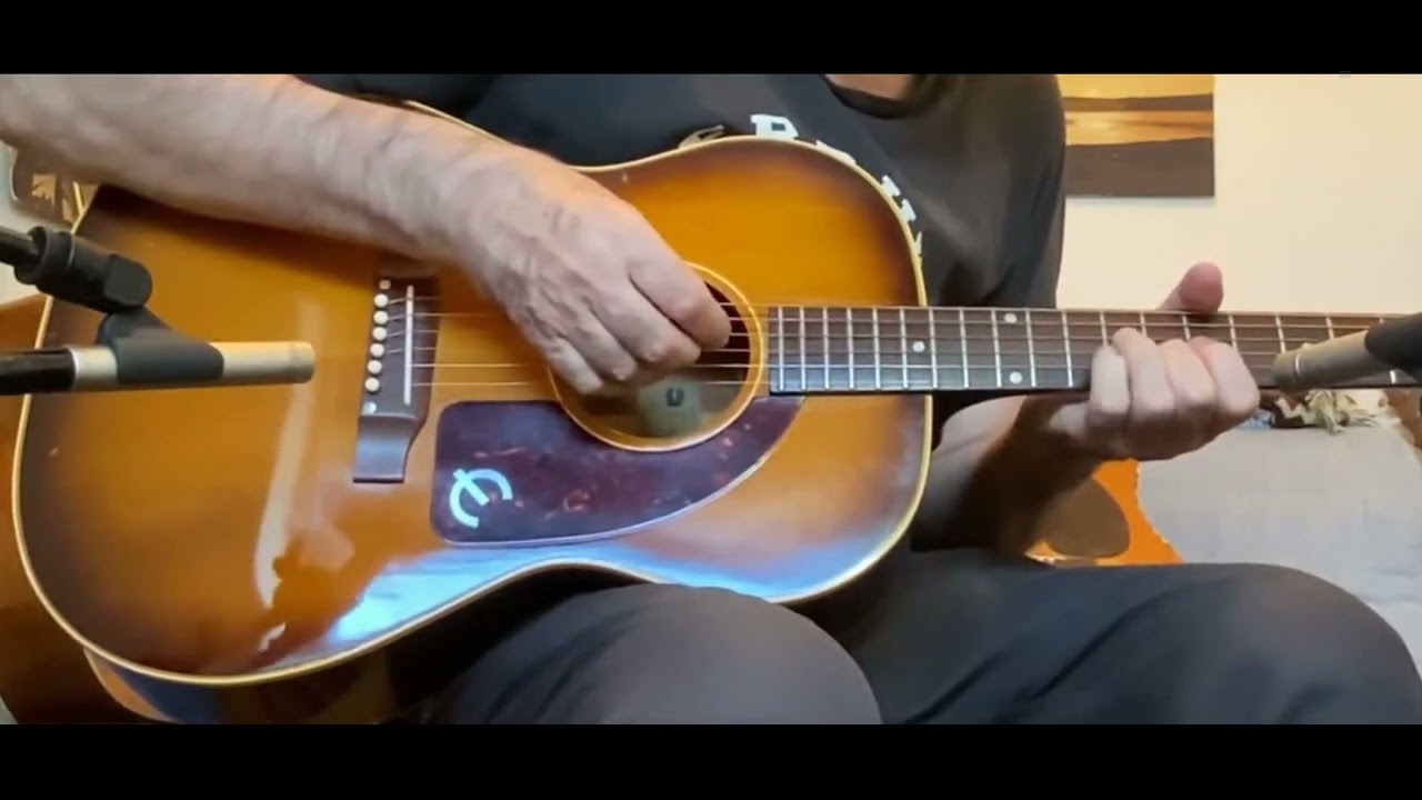 Le Carillonner   The bell 🛎️ ringer  / 1963 Epiphone Cortez