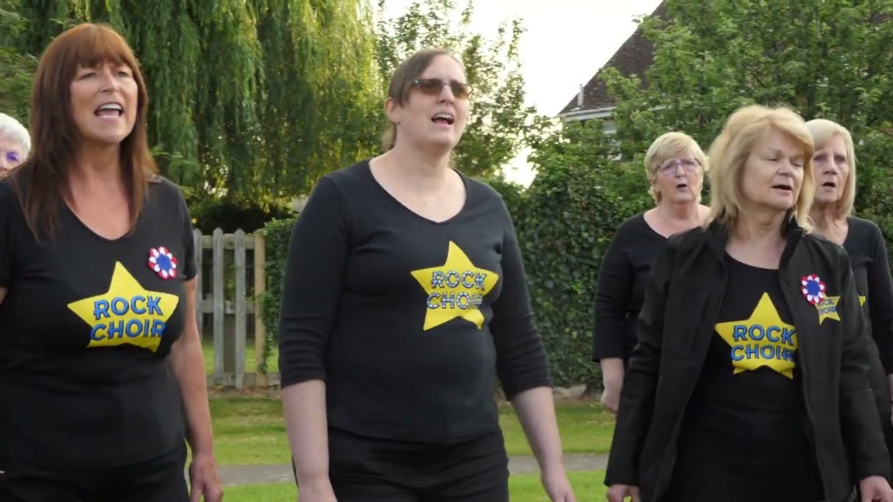 Rock Choir sing A Hard Day's Night at Salford Priors Jubilee celebrations (02/06/22)