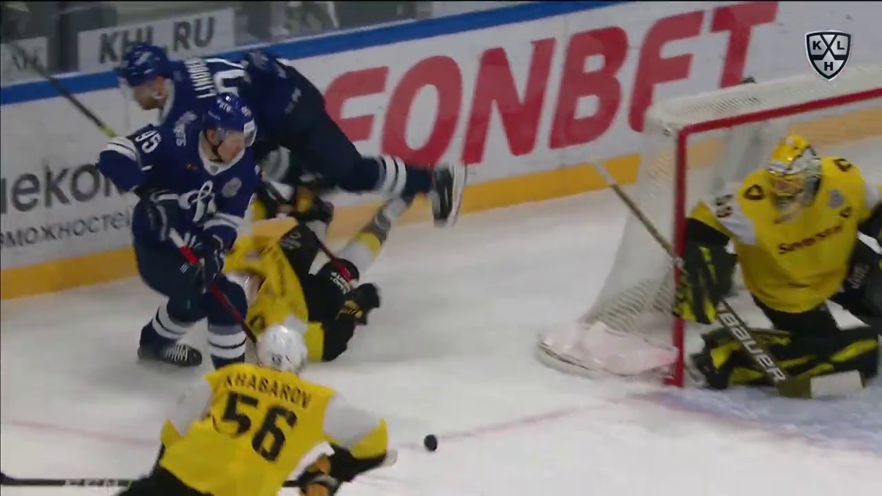 Lindberg levels Abdul behind the net