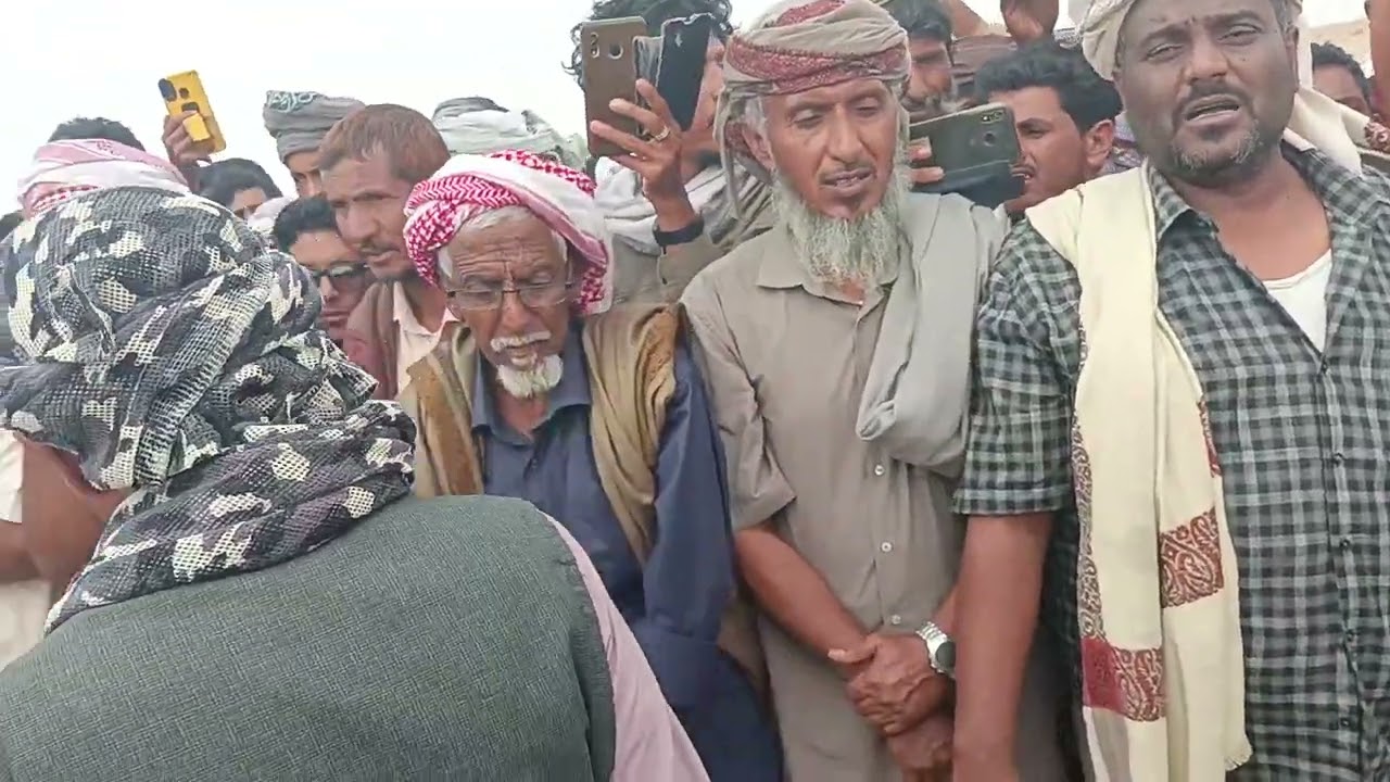 مقطع من زامل الصبح بحضور الشاعر حسن باراسين في زواج آل باقديم وآل بادحيدوح في  تاريخ 6-7-2023