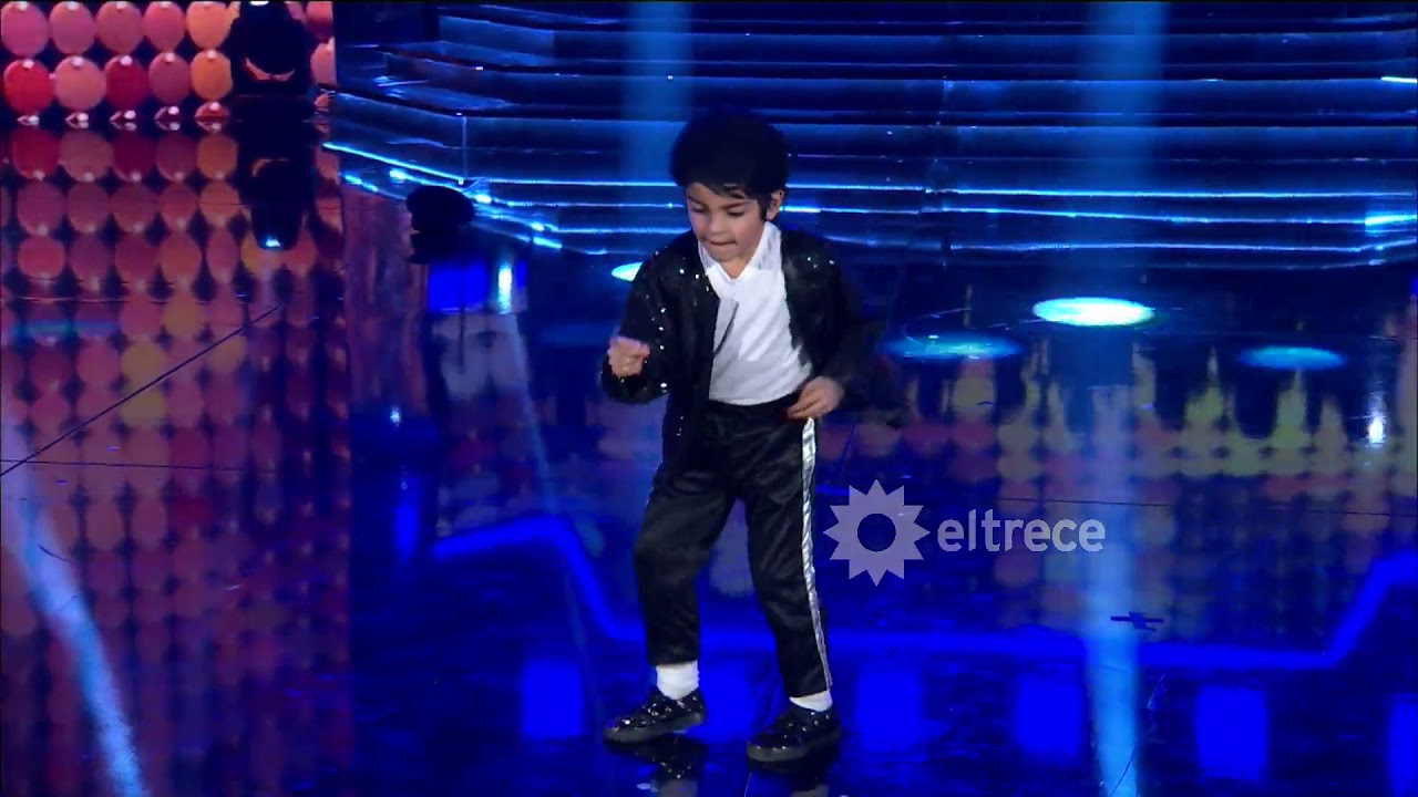 ¡Un mini Michael Jackson! Tiene 5 años y baila igual que el Rey del Pop