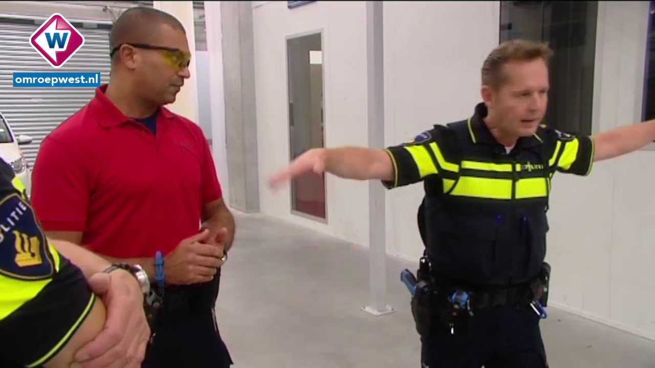 Agenten trainen op de schietbaan