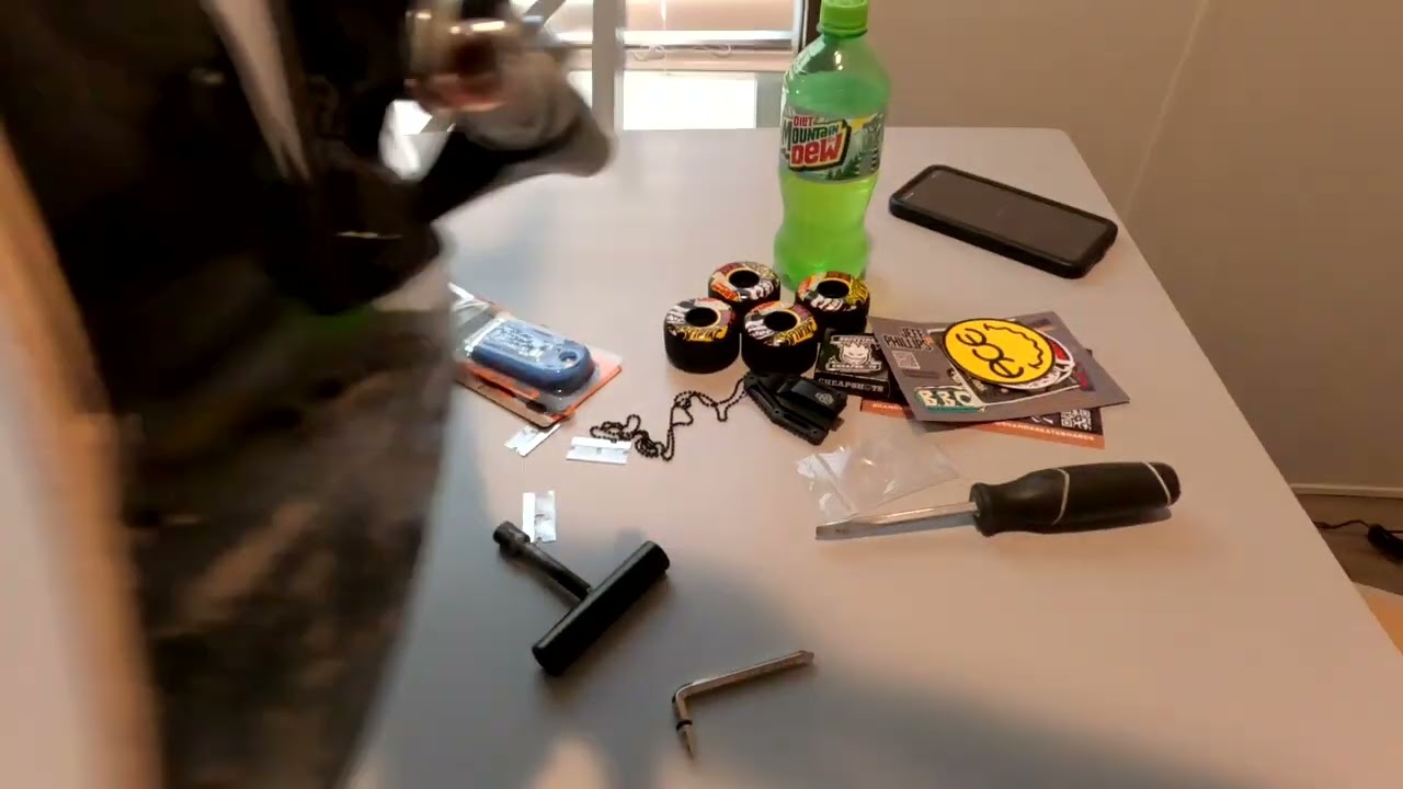 Putting together my Zero x Misfits skateboard. 