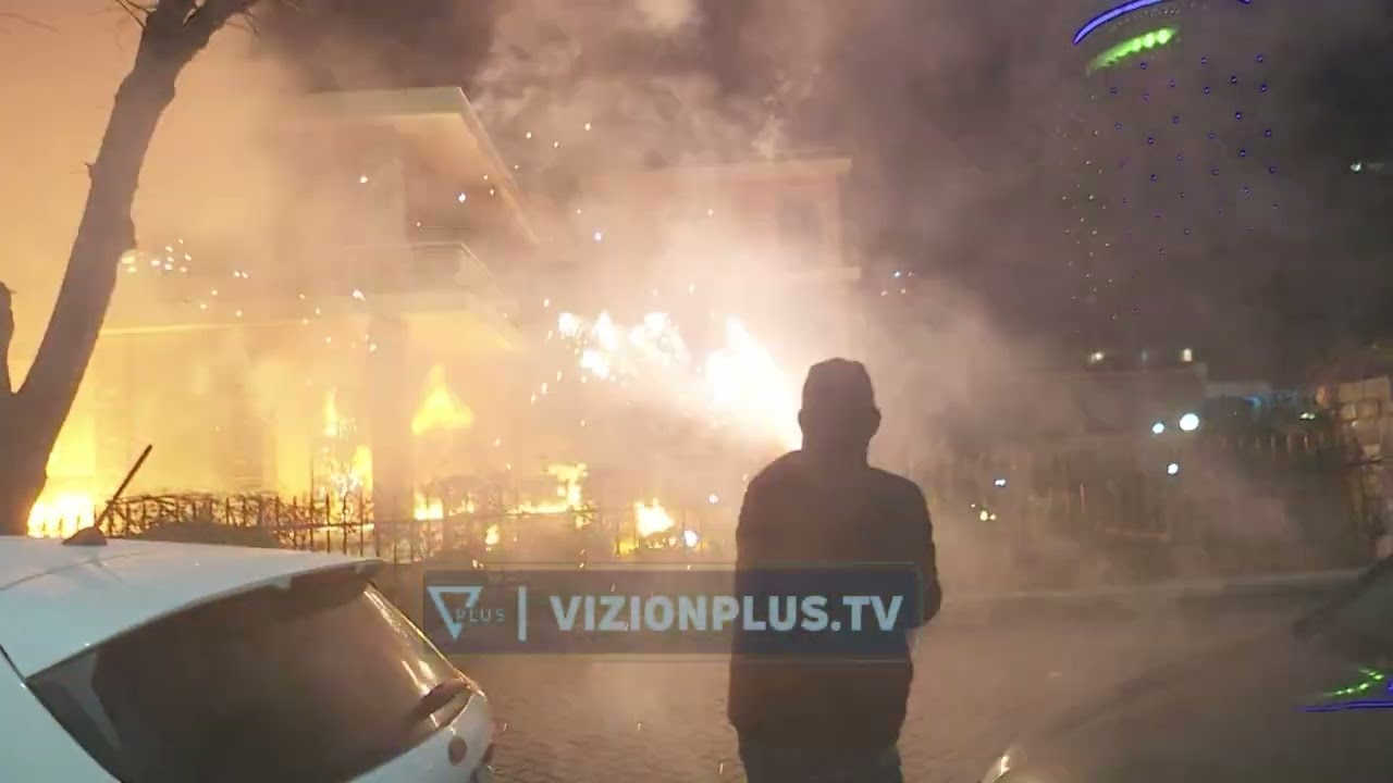 Arrestohen 4 protestues të PD, hodhën molotovë ndaj Vilës 31. Policia padit në SPAK Klevis Balliun