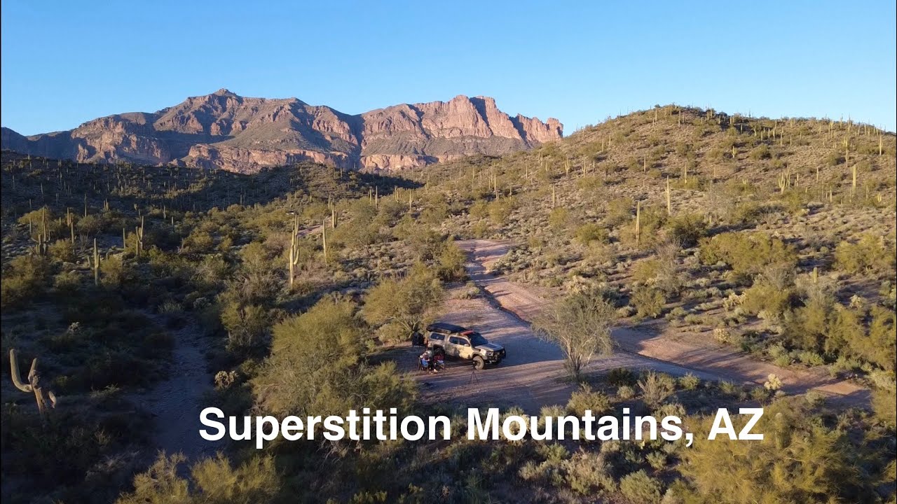 A night camping at the Superstition Mountains, Arizona 