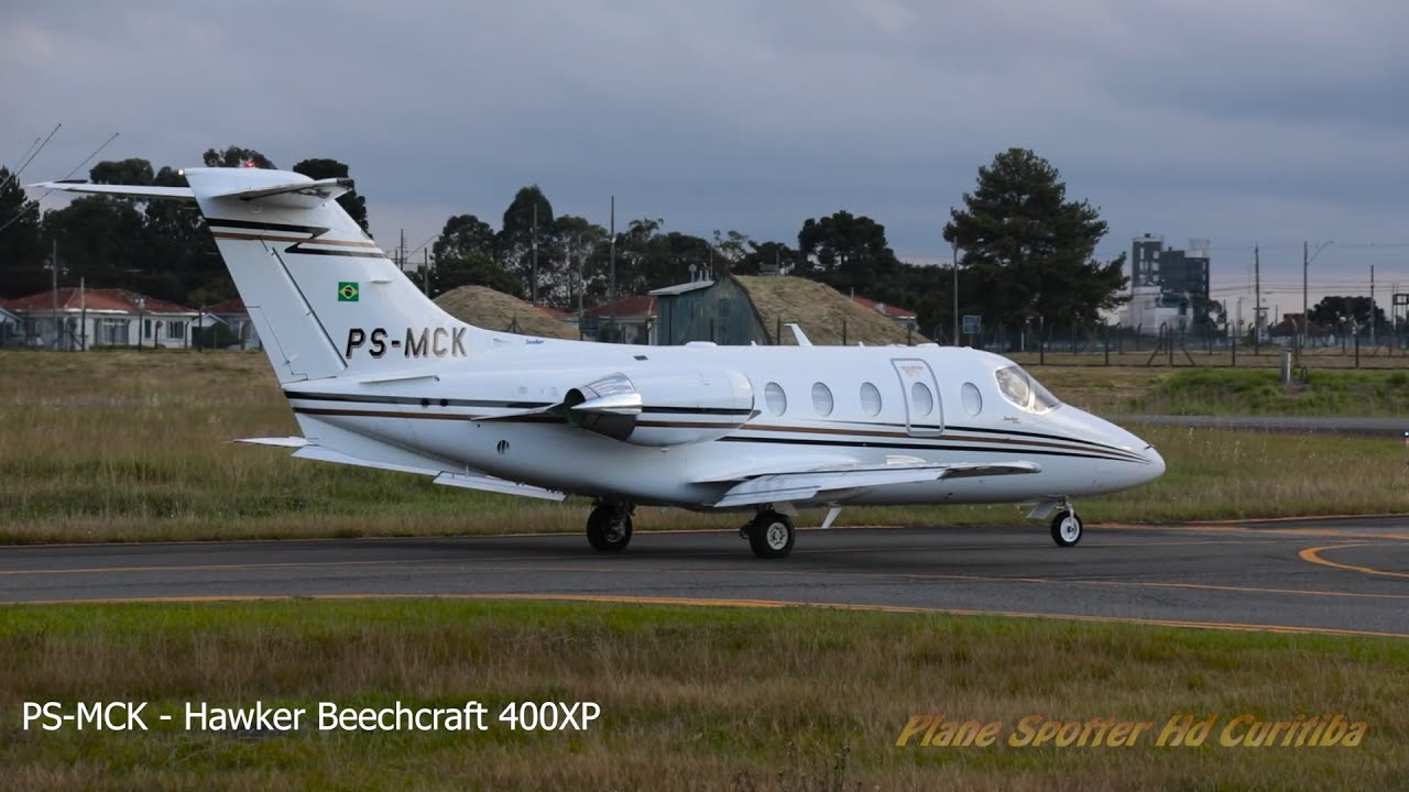 2 jatos Hawker 400XP decolando do Aeroporto do Bacacheri