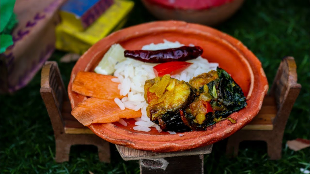Miniature hilsa (Ilish) Curry with Pumpkin Leaves and Rice | Miniature Cuisine show