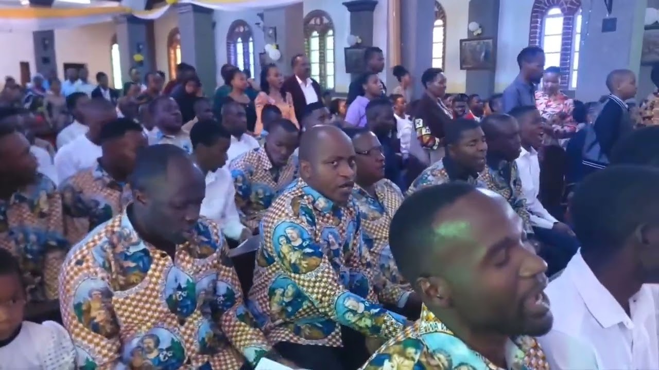 Kwaya ya Umoja wa wanaume wakatoliki [UWAKA] Kanisa Kuu la Mt.Anton wa Padua Mbeya mjini