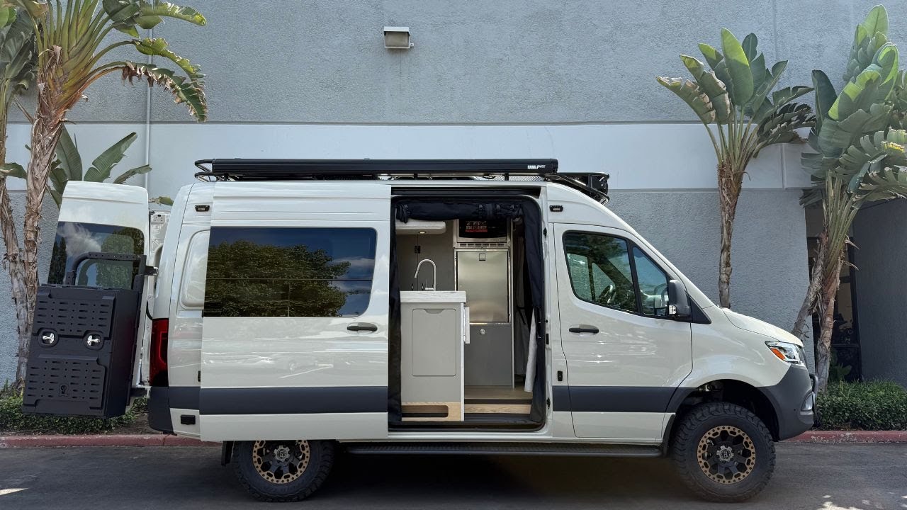 Sprinter 144 Off-Grid Campervan With 2 Beds