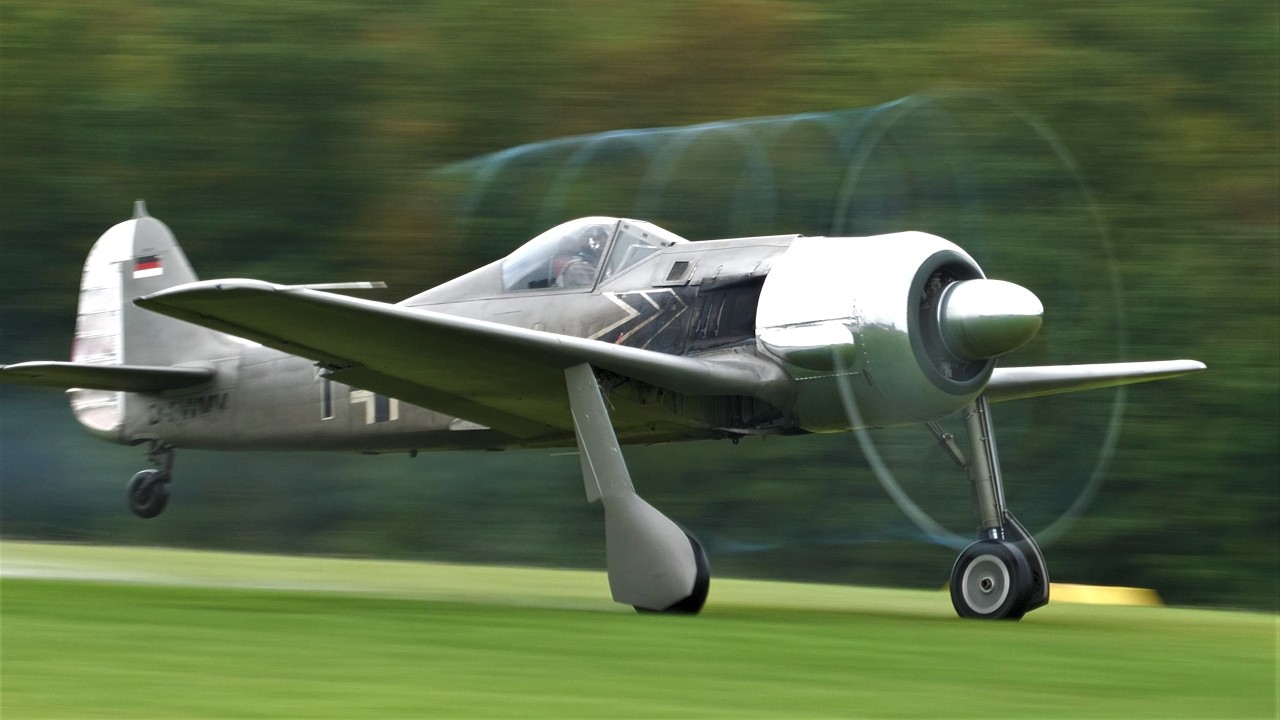 1900HP Radial powered FOCKE WULF 190 visits Hahnweide 2025
