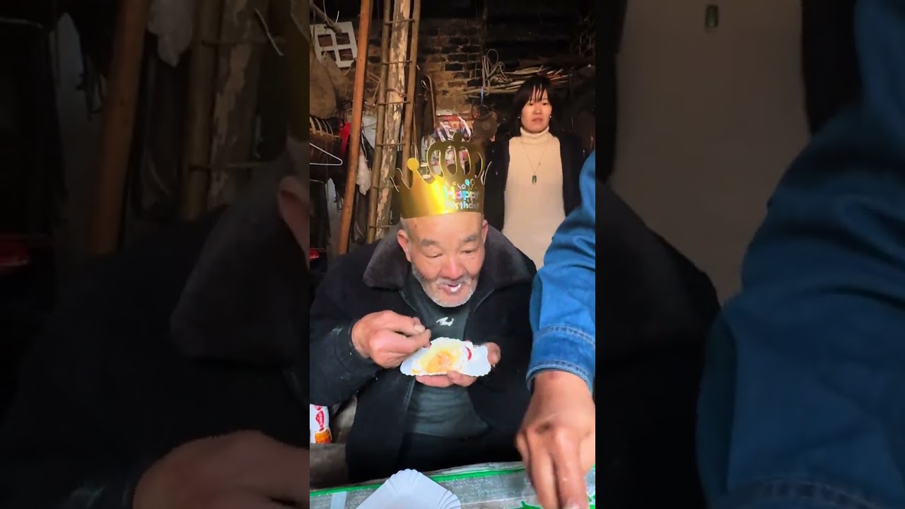 #What s it like to care for the elderly and celebrate the birthday of an 86-year-old livin