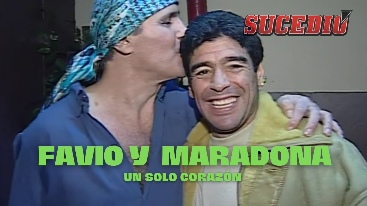 Maradona íntimo junto a Leonardo Favio, cuando lo fue a ver al teatro en el Día del Amigo