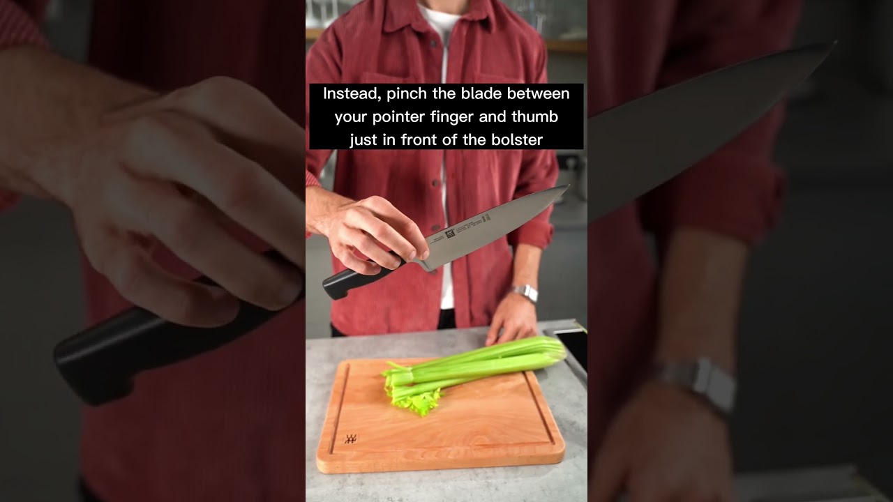 Do you use the pinch grip when you chop? 🤏