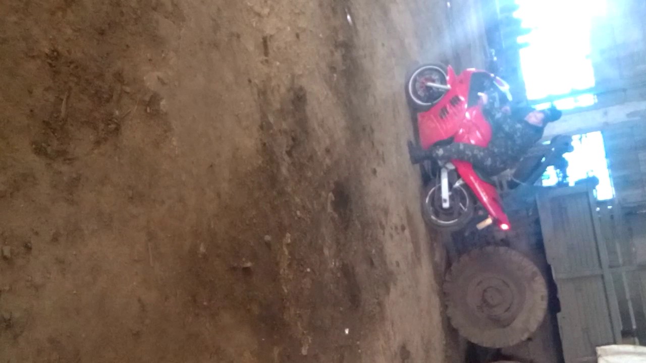 Suzuki RF400 с выхлопом от YOSHIMURA