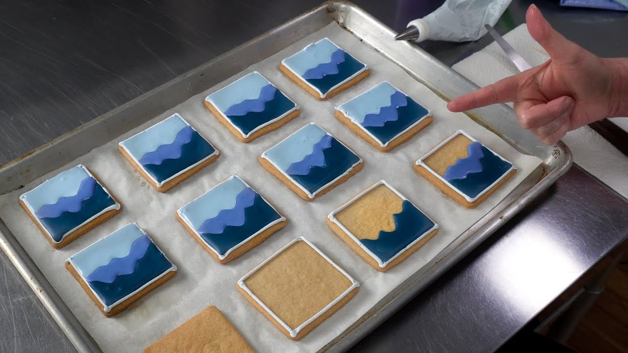 Basic Cookie Decorating Tutorial [ Cake Decorating For Beginners ]