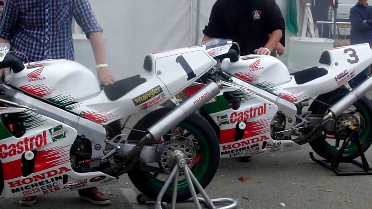CASTROL HONDA RVF750 / RC45's ....Magnificent