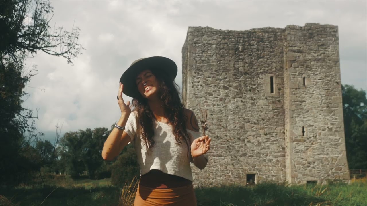Leah Song - Long Time Traveler (Traditional)