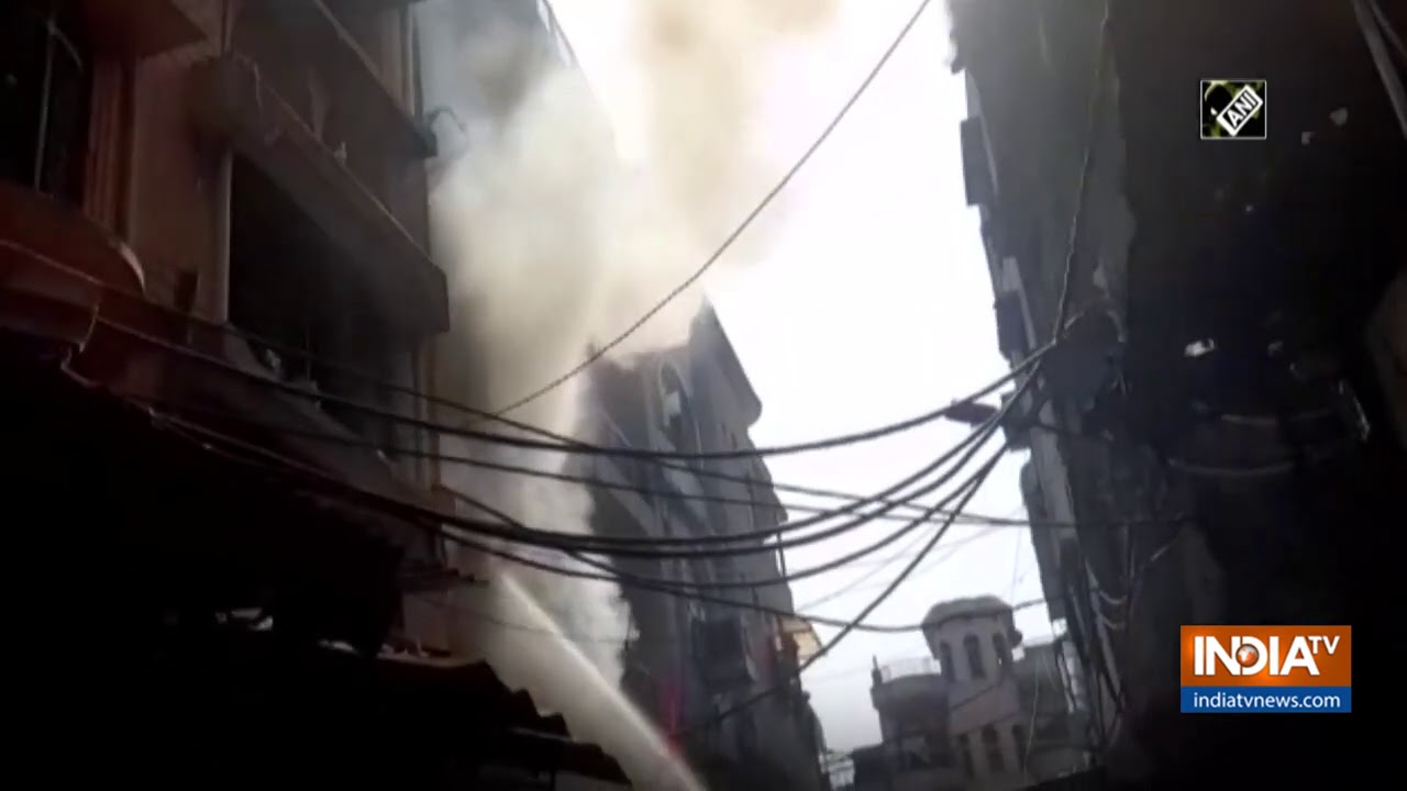 Fire breaks out in Delhi's multi-storey plastic factory