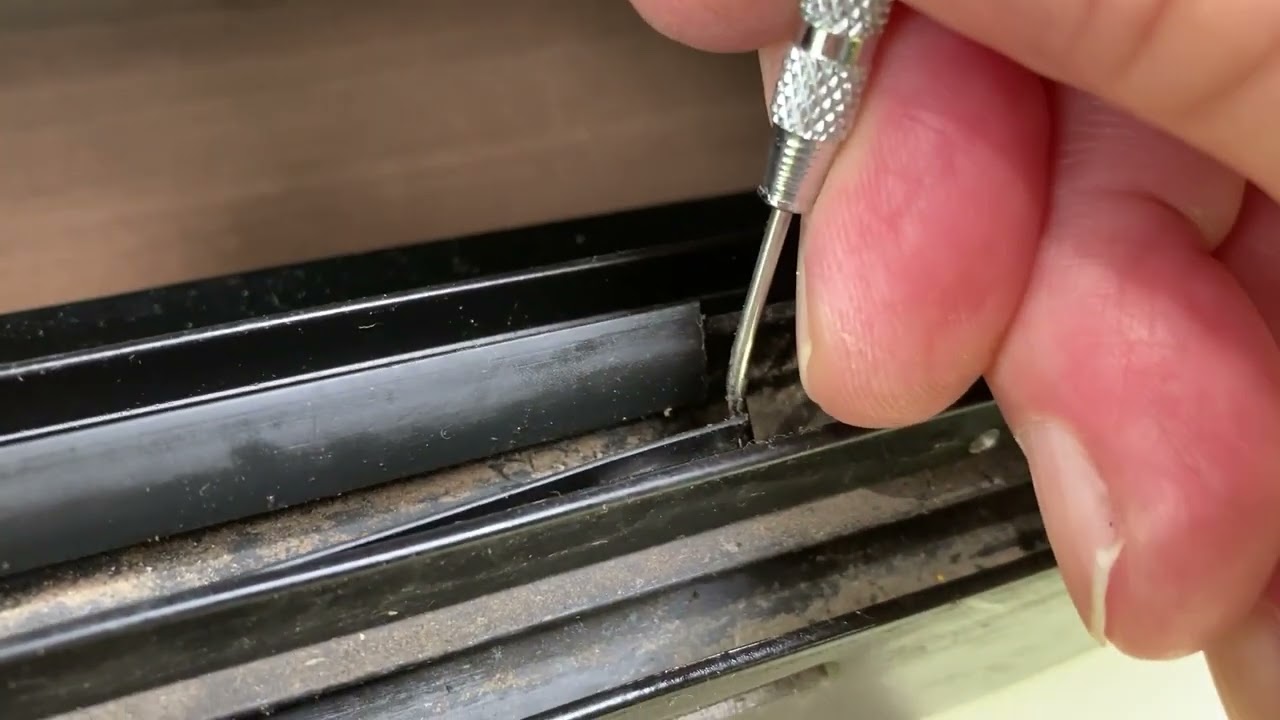 8800 Series RV Windows Leaking