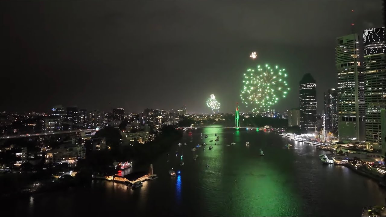 01.01.2026 Brisbane RiverSide Fireworks 2026 New Year Eve 00:00am' s one #brisbane #fireworks #布里斯本