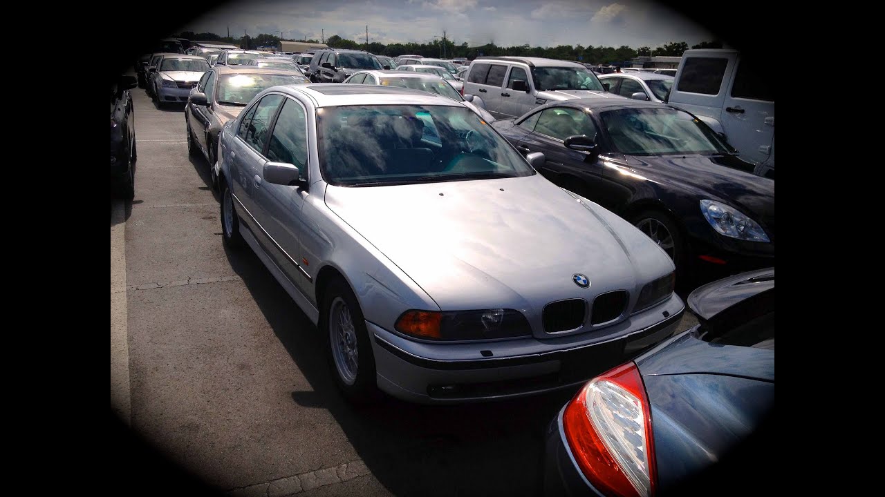 2000 BMW 528i E39 Start Up, Quick Tour, & Rev With Exhaust View - 74K