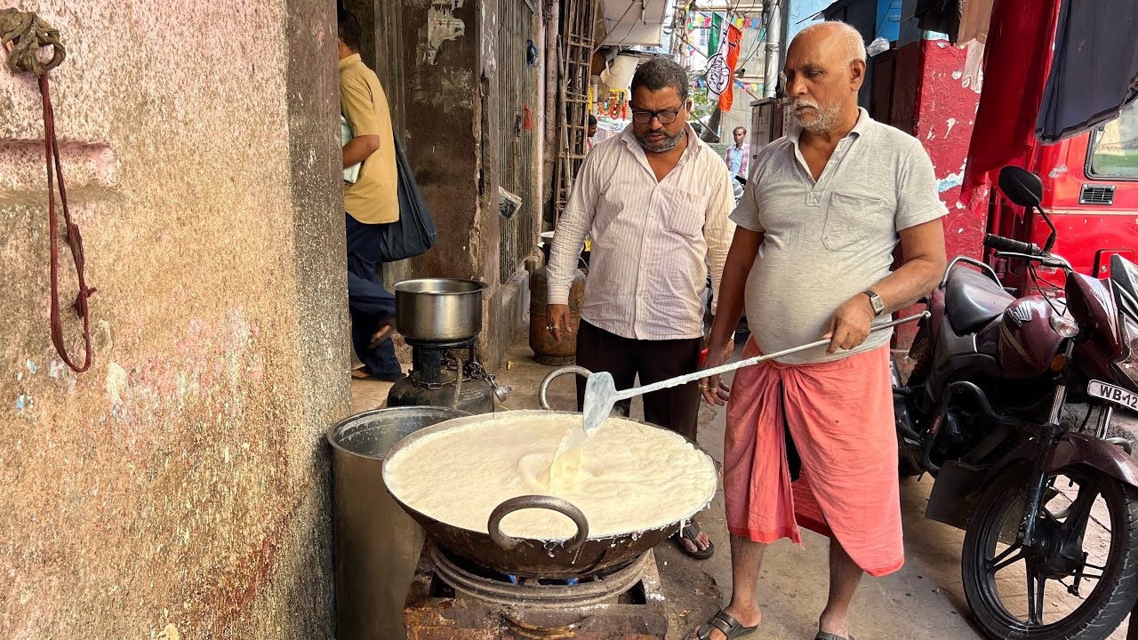 150 Years Old Lakhan Milk Bhandar's MILK CAKE | Kolkata's Famous Milk Cake | Indian Street Food