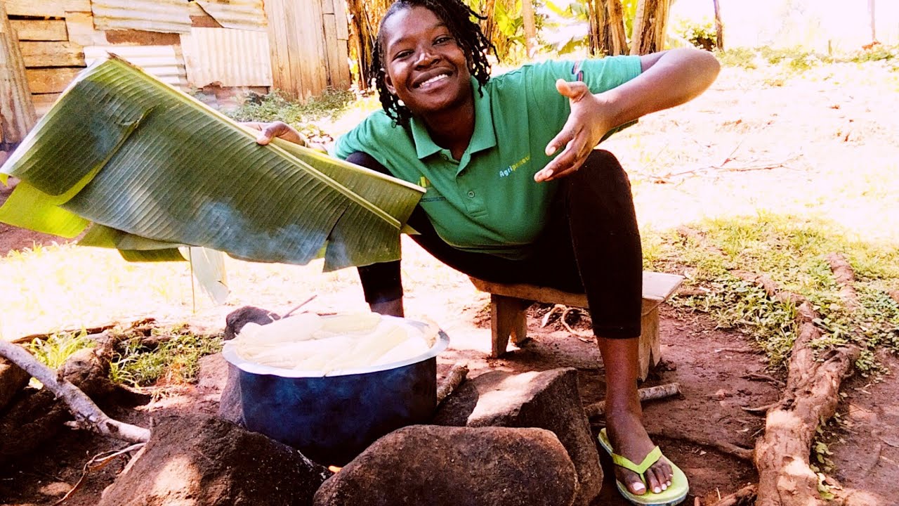This will blow your mind: African Corn and black tea//African village life #millionviews 
