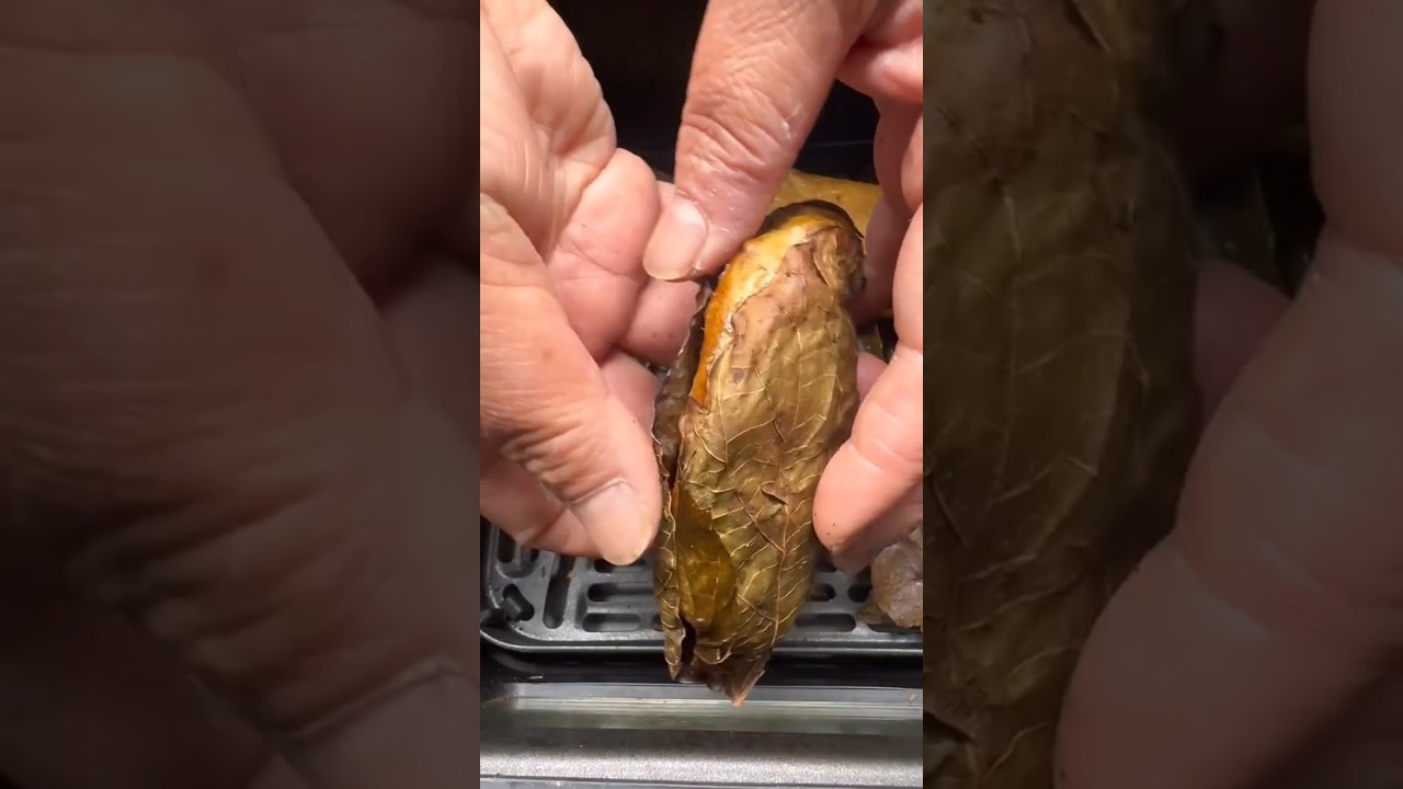What&rsquo;s inside this leaf?! 😮🍃🔥 #shorts #crafts #skills #handmade #satisfying #process #wow
