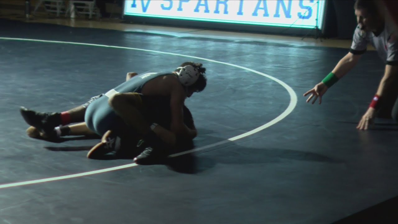 Pleasant Valley Wrestling defeats Bettendorf 34-32 in Regional Final