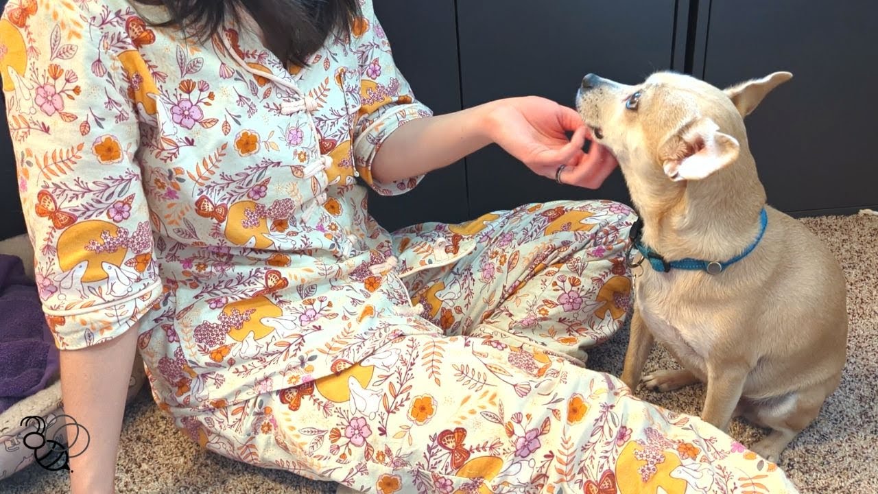 Sewing Carolyn Pajamas: With Chinese Frog Closures and Custom Piping