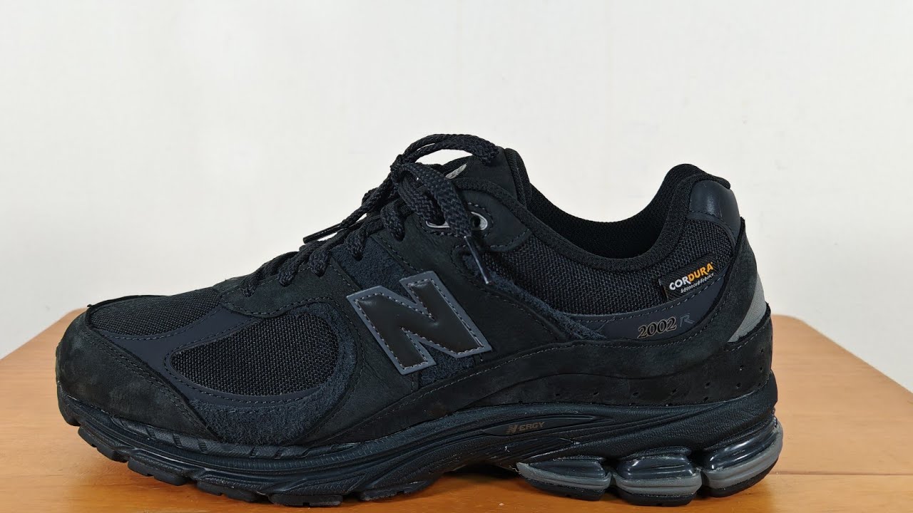 Распаковка New Balance 2002R Cordura - M2002RPJ (чёрный, фантомный и магнитный)