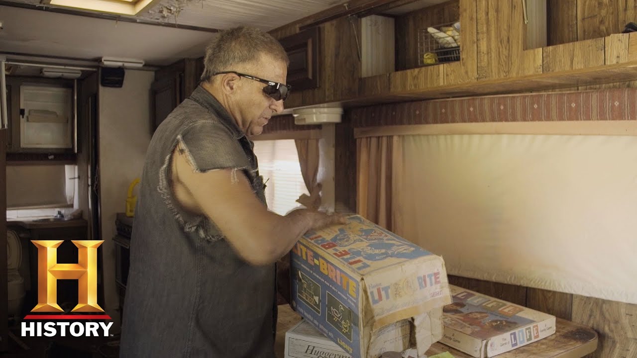 The Return of Shelby the Swamp Man: Shelby's Place Ain't No Junkyard (S1, E2) | History