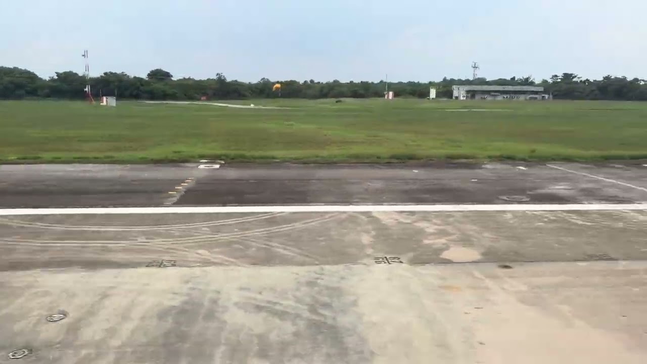 LATAM A320-200 rolling take-off from GIG (Rio de Janeiro)